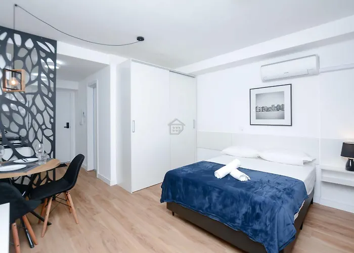 Connect By Rezervo Apartamento *